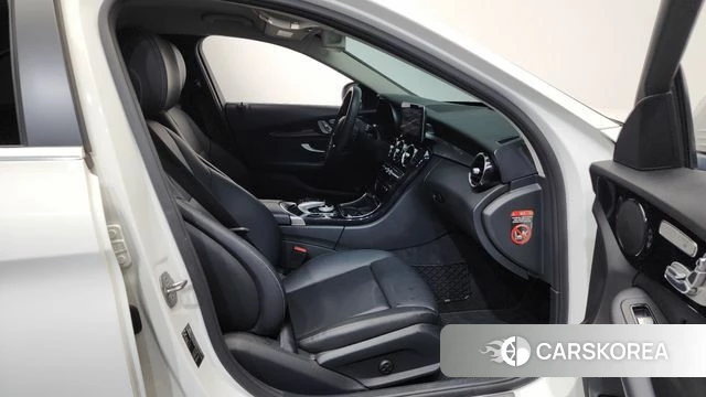 Mercedes-Benz C-Class W205 2019 Белый из Кореи, фото 2