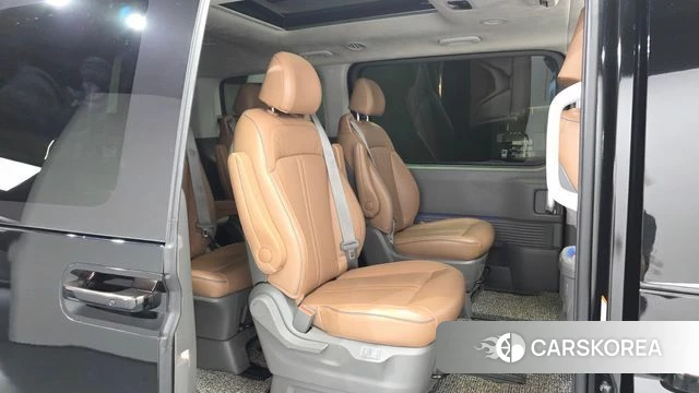 Hyundai Staria 2021 Черный из Кореи, фото 2