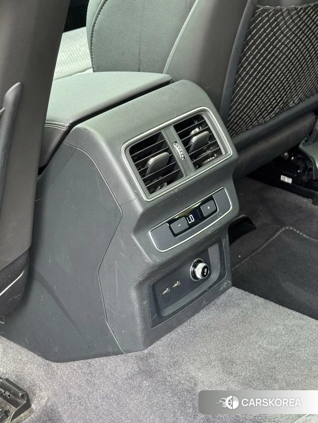 Audi Q5L Sportback 2023 Черный из Китая, фото 2