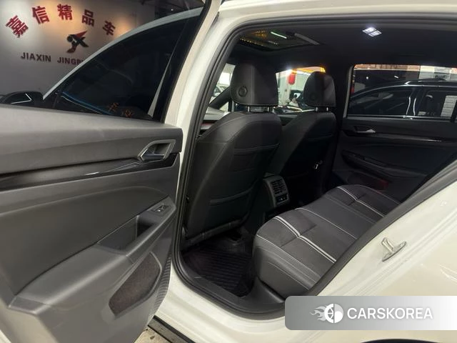 Volkswagen Golf 2022 Белый из Китая, фото 2