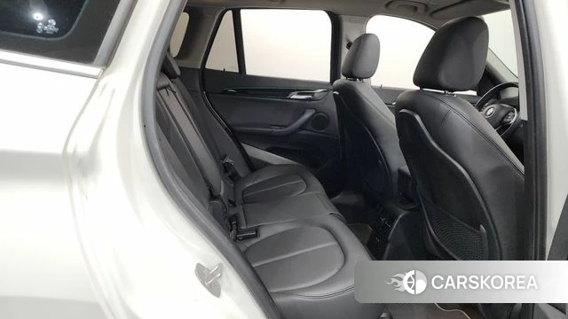 BMW X1 (F48) 2022 Белый из Кореи, фото 2