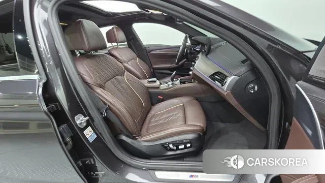 BMW 5 Series (G30) 2020 Серый из Кореи, фото 2