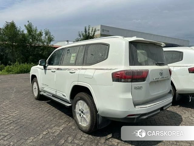 Toyota Land Cruiser (imported) 2025 Белый из Китая, фото 2