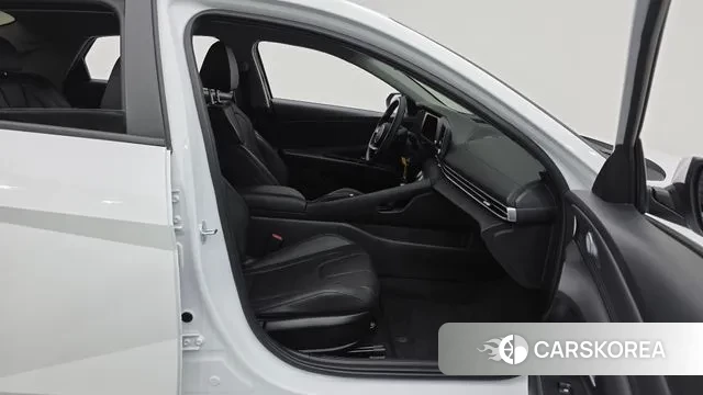 Hyundai The New Avante (CN7) 2024 Белый из Кореи, фото 2