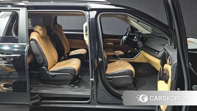 Kia Carnival 4th generation 2023 Черный из Кореи, фото 2