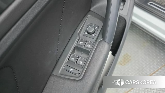 Volkswagen Tiguan second Generation 2022 Белый из Кореи, фото 2