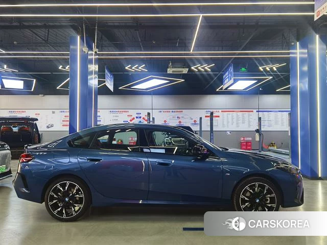 BMW 2 series 2025 Синий из Китая, фото 2