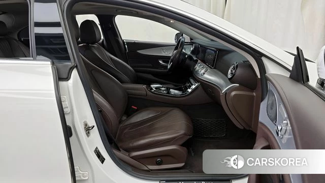 Mercedes-Benz CLS-Class C257 2018 Белый из Кореи, фото 2