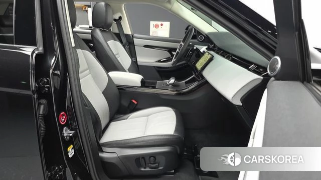 Land Rover Range Rover Evoque 2nd Generation 2025 Черный из Кореи, фото 2