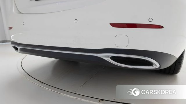 Mercedes-Benz C-Class W206 2026 Белый из Кореи, фото 2