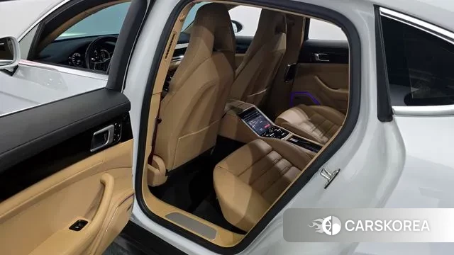 Porsche Panamera (971) 2018 Белый из Кореи, фото 2