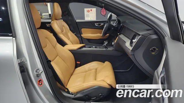 Volvo V60 Cross-Country 2nd Generation 2020 Серебристо-серый из Кореи, фото 2