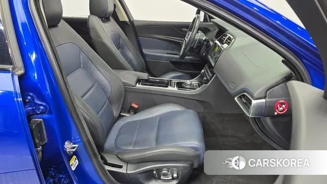 Jaguar XE 2018 Синий из Кореи, фото 2
