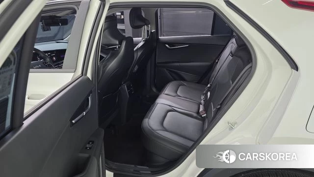 Kia Di Ol Nu Niro 2025 Белый из Кореи, фото 2