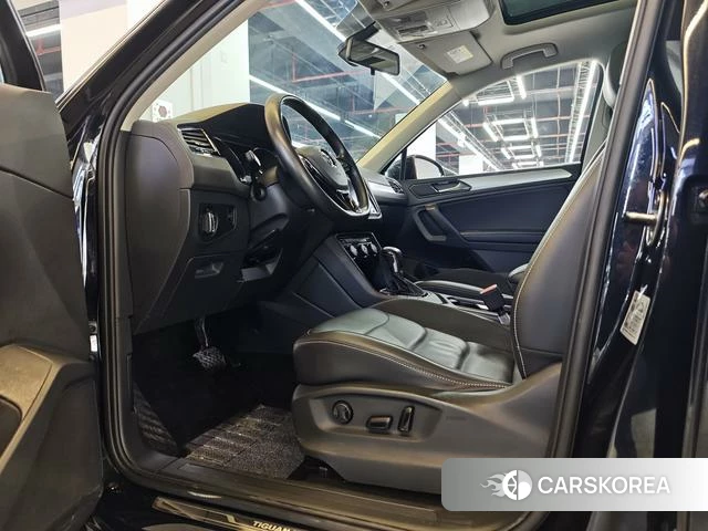 Volkswagen Tiguan L 2020 Черный из Китая, фото 2