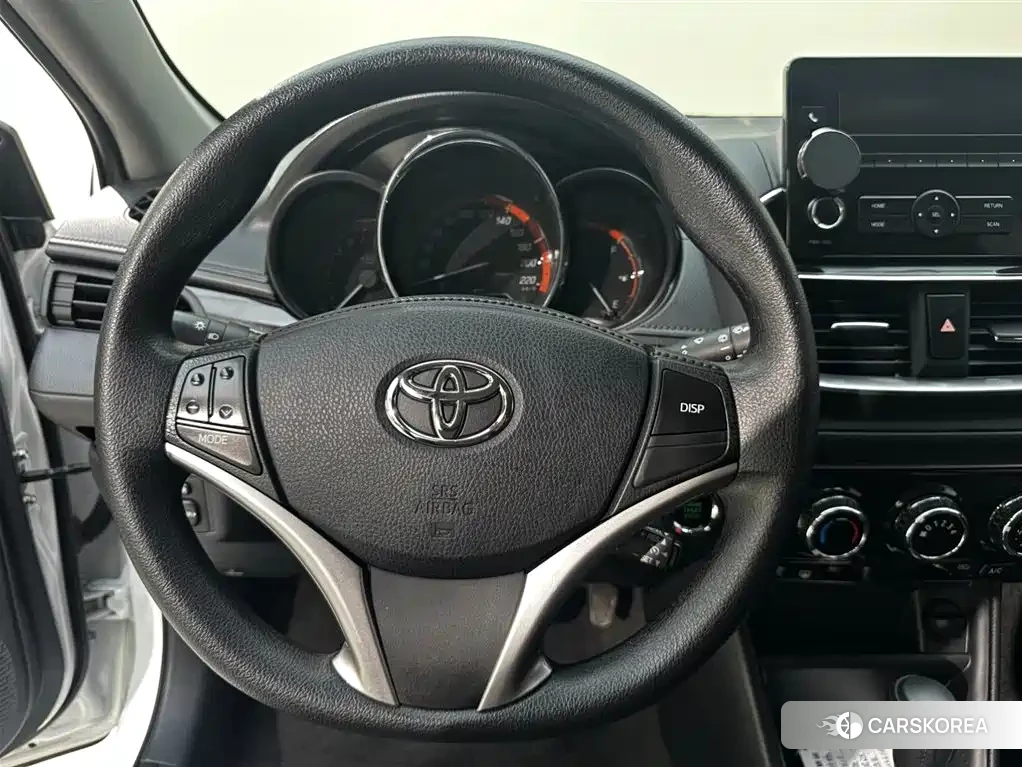 Toyota Yaris L 2022 Белый из Китая, фото 2