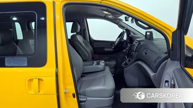 Hyundai The New Grand Starex 2018 Желтый из Кореи, фото 2