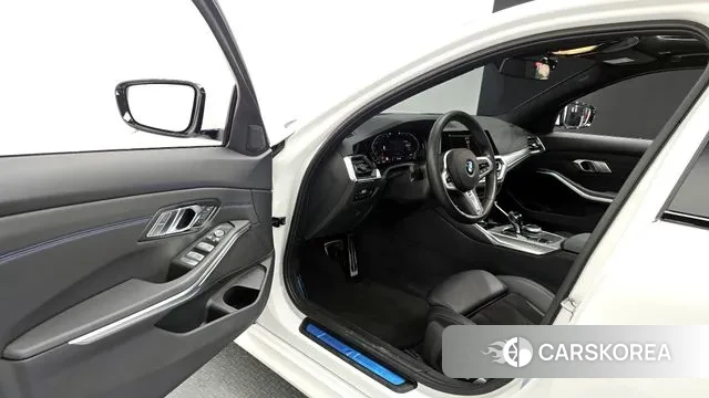 BMW 3 Series (G20) 2021 Белый из Кореи, фото 2