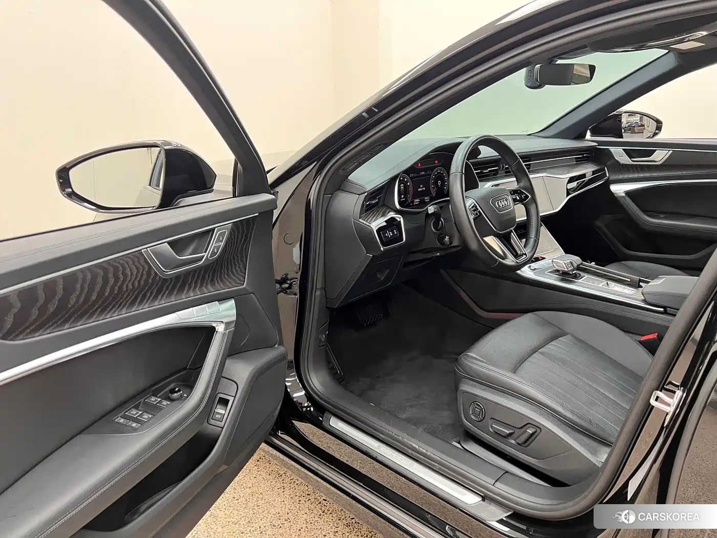 Audi A6 2021 Черный из Китая, фото 2