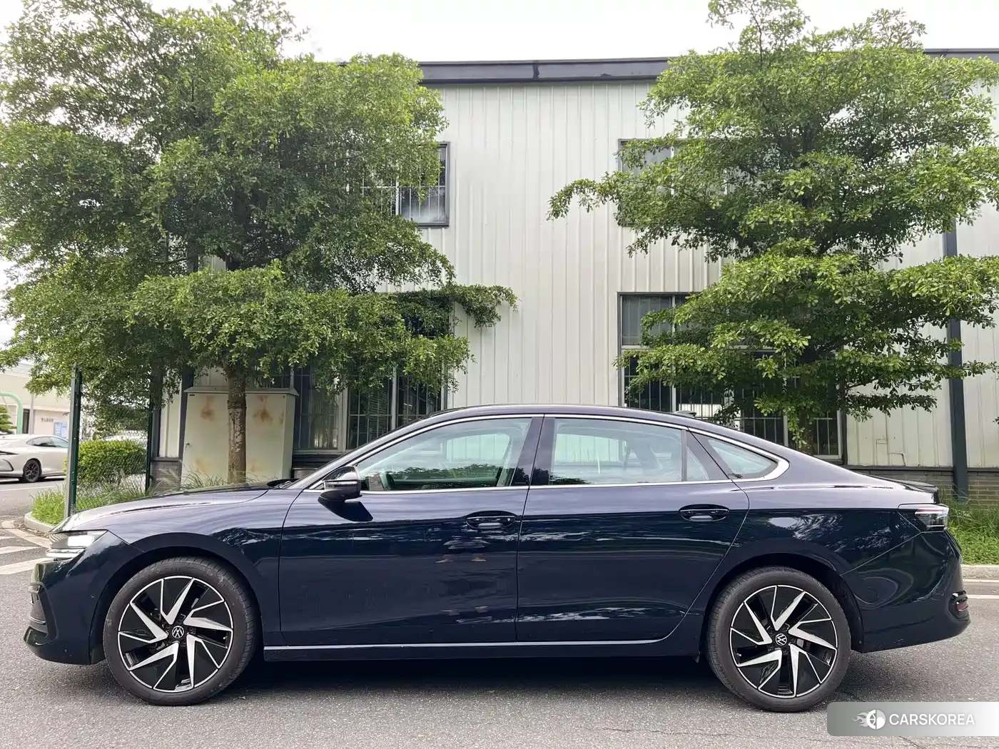 Volkswagen Magotan 2024 Синий из Китая, фото 2