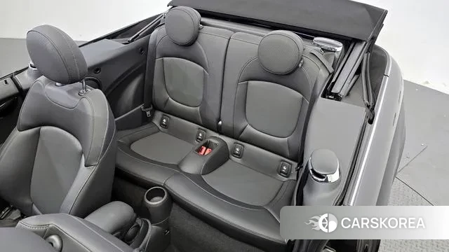 Mini Cooper Convertible 2023 Черный из Кореи, фото 2