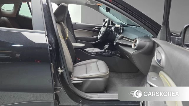 Chevrolet (GM Daewoo) Trax Crossover 2023 Черный из Кореи, фото 2