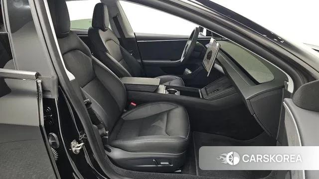 Tesla Model 3 2024 Черный из Кореи, фото 2