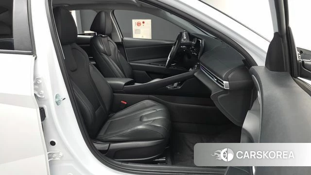 Hyundai The New Avante (CN7) 2023 Белый из Кореи, фото 2