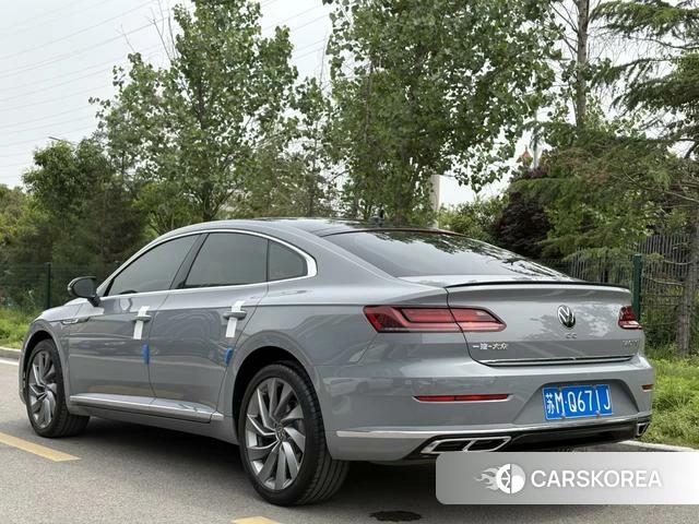 Volkswagen CC 2023 Темно-серый из Китая, фото 2