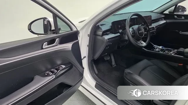 Kia The New K5 3rd generation 2023 Белый из Кореи, фото 2