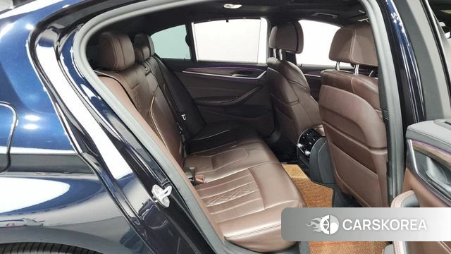 BMW 5 Series (G30) 2019 Черный из Кореи, фото 2