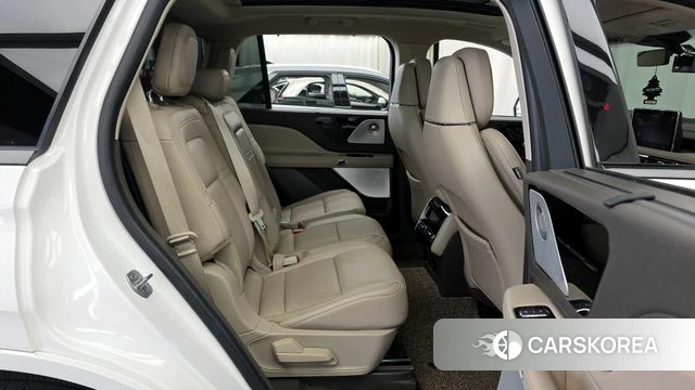 Lincoln Aviator 2nd generation 2023 Белый из Кореи, фото 2