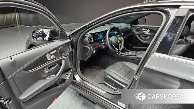 Mercedes-Benz E-Class W213 2022 Серый из Кореи, фото 2