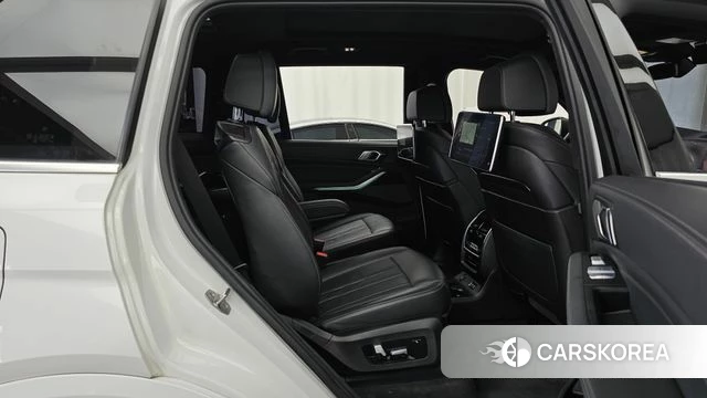 BMW X7 (G07) 2022 Белый из Кореи, фото 2
