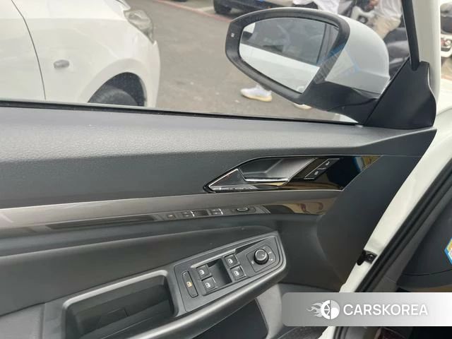 Volkswagen Bora 2021 Белый из Китая, фото 2
