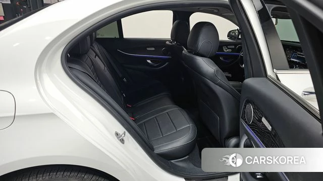 Mercedes-Benz E-Class W213 2019 Белый из Кореи, фото 2
