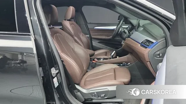 BMW X2 (U10) 2023 Черный из Кореи, фото 2