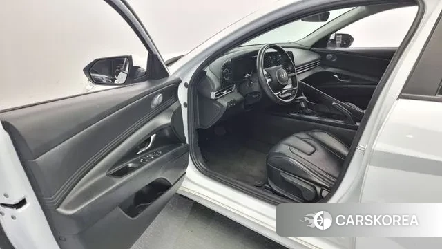 Hyundai Avante (CN7) 2022 Белый из Кореи, фото 2