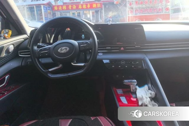 Hyundai Elantra 2023 Белый из Китая, фото 2