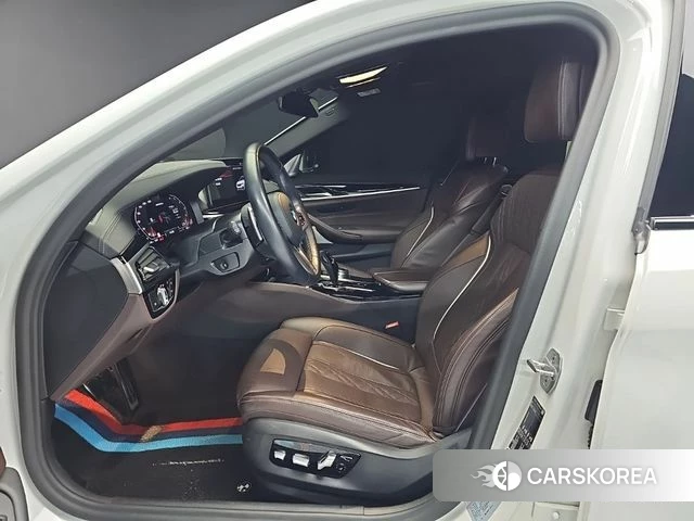 BMW 5 Series (G30) 2021 Белый из Кореи, фото 2