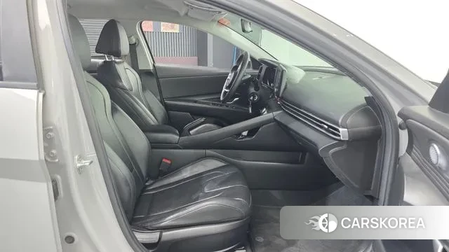 Hyundai Avante (CN7) 2021 Серебристо-серый из Кореи, фото 2