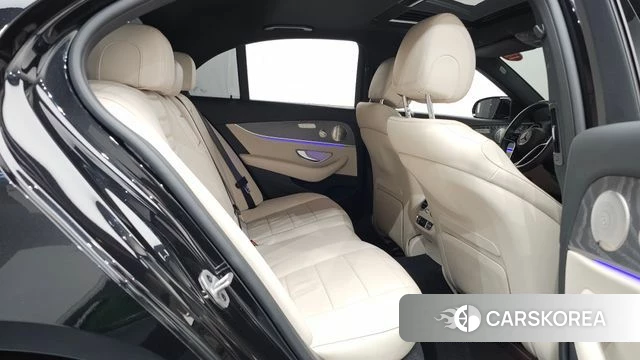 Mercedes-Benz E-Class W213 2023 Черный из Кореи, фото 2