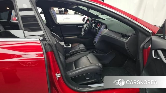 Tesla Model S 2019 Красный из Кореи, фото 2