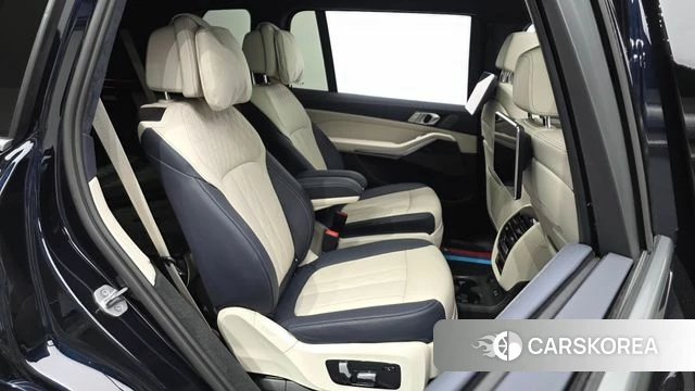 BMW X7 (G07) 2022 Черный из Кореи, фото 2