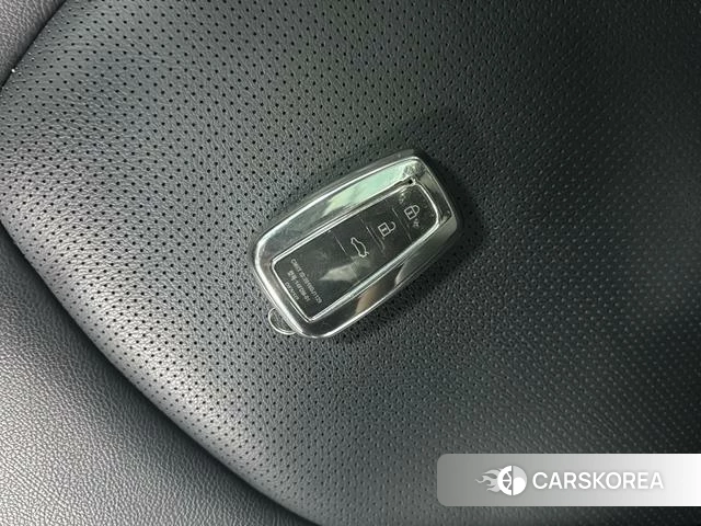 Toyota Camry 2023 Серебристо-серый из Китая, фото 2
