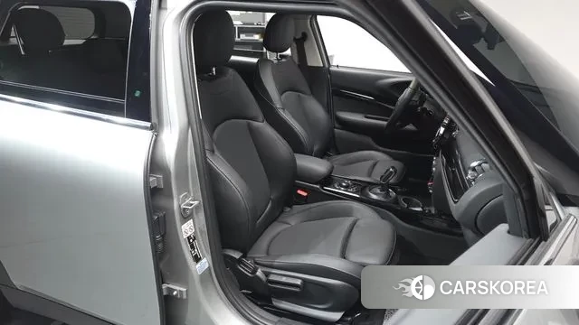 Mini Cooper Clubman 2023 Серебристо-серый из Кореи, фото 2