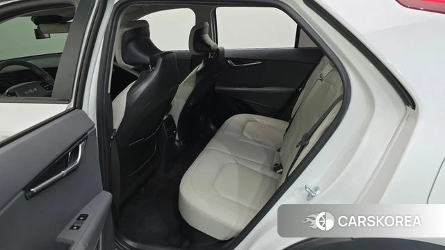 Kia Di Ol Nu Niro 2022 Белый из Кореи, фото 2