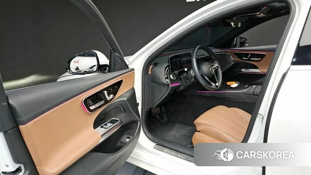 Mercedes-Benz E-Class W214 2024 Белый из Кореи, фото 2