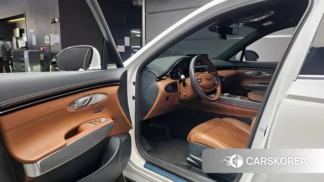 Genesis GV70 2023 Белый из Кореи, фото 2