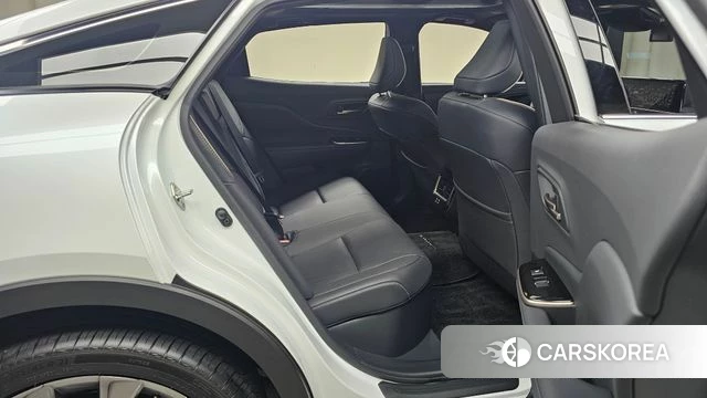 Toyota Crown Crossover 2024 Белый из Кореи, фото 2